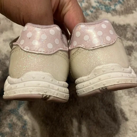 🌸  3/$15 Disney Minnie Mouse shoes - Picture 6 of 9